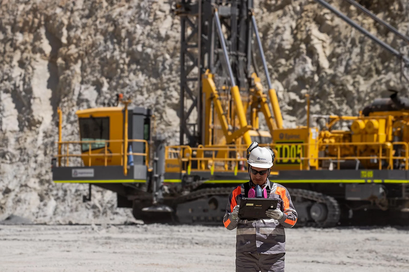 Epiroc Pit Viper surface drill rig operating at Quellaveco copper mine, Peru — LinkOA autonomous drilling