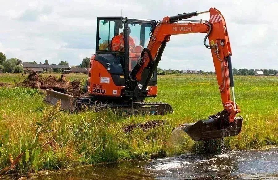 Hitachi ZX38U-5A